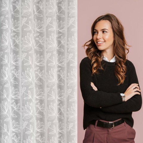 Firana gotowa Suzi 140x250 biała z haftem na przelotkach Eurofirany Firana gotowa Suzi 140x250 biała z haftem na przelotkach Eurofirany