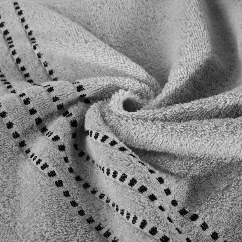 Ręcznik 50x90 Fiore stalowy 500g/m2 frotte ozdobiony bordiurą w postaci cienkich paseczków Eurofirany Ręcznik 50x90 Fiore stalowy 500g/m2 frotte ozdobiony bordiurą w postaci cienkich paseczków Eurofirany
