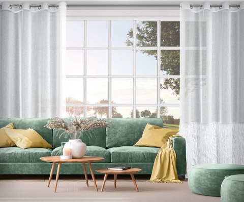 Firana gotowa 140x250 Margaret 6 biała zdobiona moherową nicią gotowa na przelotkach Eurofirany