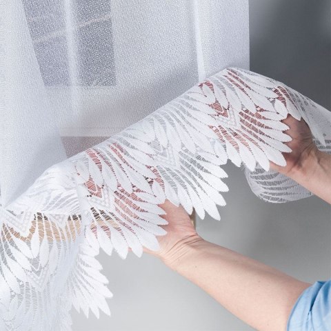 Firana żakardowa gotowa ze wzorem na samym dole na prosto 400x160 001 biała Felicja