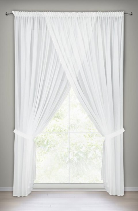 Firana 400x250 Caroline biała zdobiona obszywką gotowa na taśmie Eurofirany