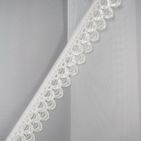 Firana 400x250 Caroline biała zdobiona obszywką gotowa na taśmie Eurofirany