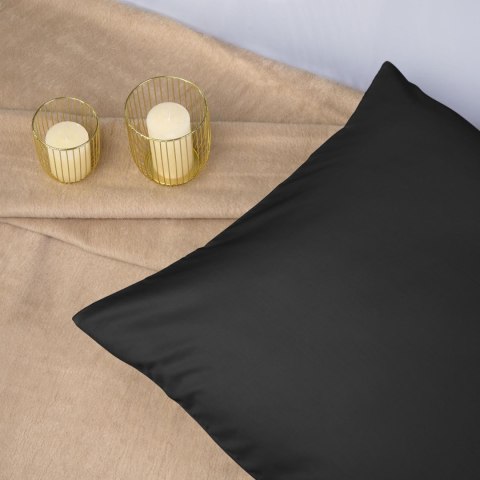 Poszewka satynowa 40x40 czarna 04000966 jednobarwna Darymex Poszewka satynowa 40x40 czarna 04000966 jednobarwna Darymex