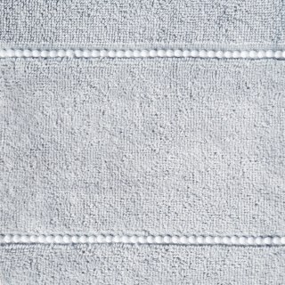 Ręcznik Mari 70x140 srebrny z welurową bordiurą 500g/m2 Eurofirany